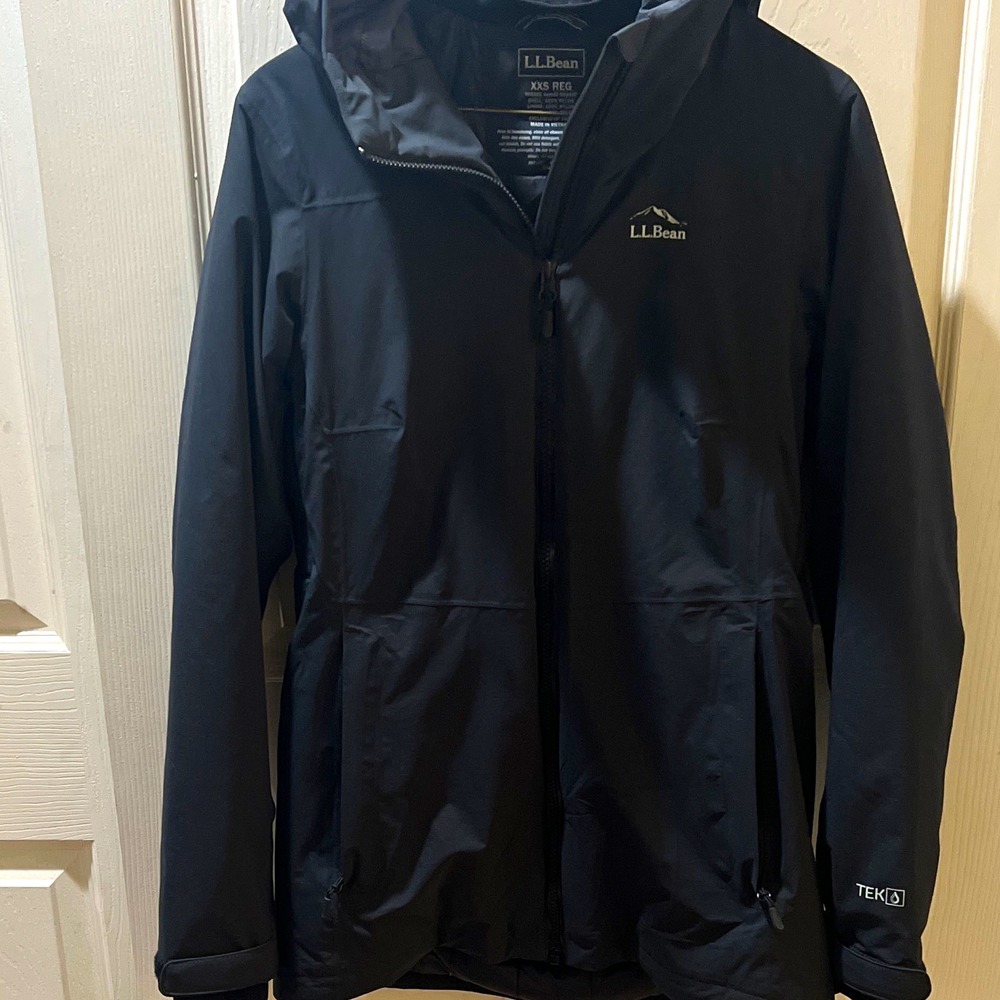 L.L.Bean TEK Women's Black Hooded Insulated Full Zip Short Jacket 2XS Reg